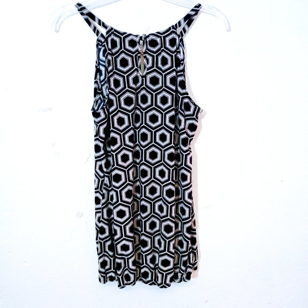 WOMEN'S INC INTERNATIONAL CONCEPTS BLACK AND WHITE TANK TOP. SIZE M